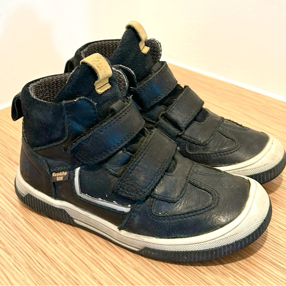 Boy’s Waterproof High-Top Runner (Size 2)